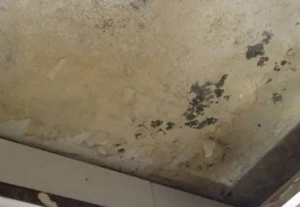 嘉兴阳台漏水维修公司分享下嘉兴卫生间渗水维修需要注意哪些问题。